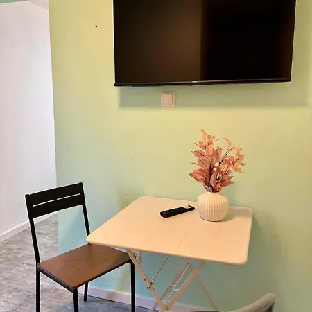 Apartman Modernes 1 Fuer Monteure & Handwerker Mit Wlan *