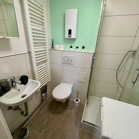 Modernes 1 Fuer Monteure & Handwerker Mit Wlan Apartman